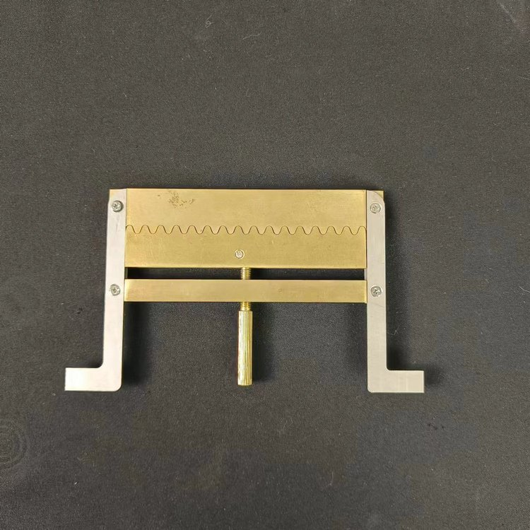 Картонный вертикальный флютер