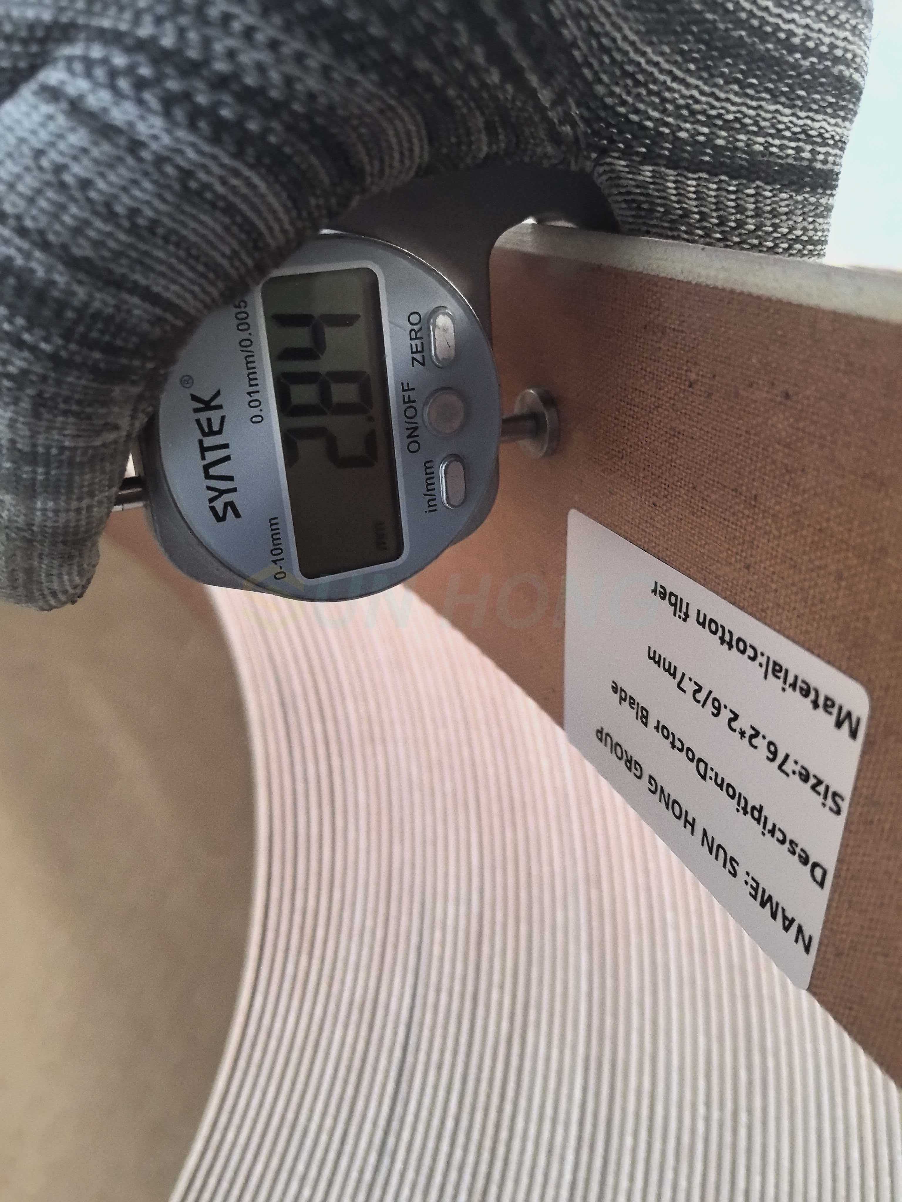 Доктор Лезвие из фенольной смолы